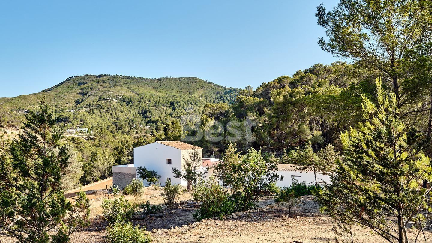 Casa Payesa en Venta con Proyecto con Licencia en San Juan, Ibiza