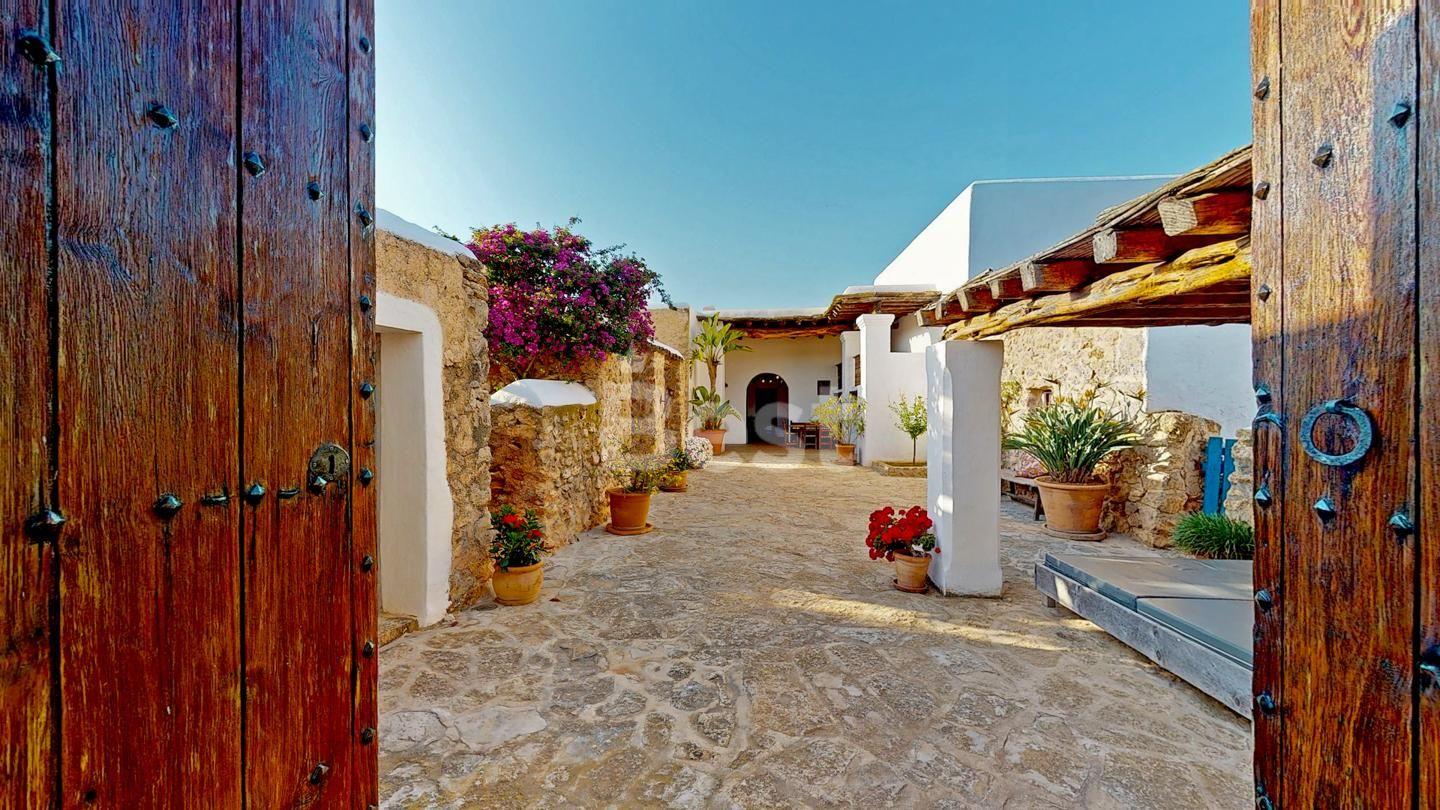 Authentic country house for sale in Ibiza, in SANTA INES REF:PLRK1694