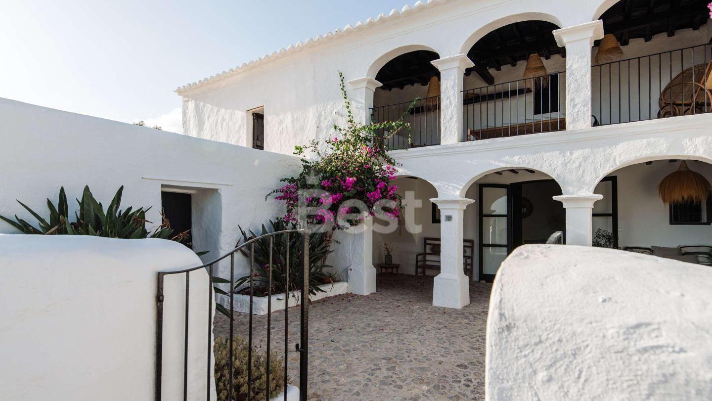 Casa payesa en alquiler en Ibiza, totalmente reformada en el Valle de Morna, SAN CARLOS REF: PALMS15A