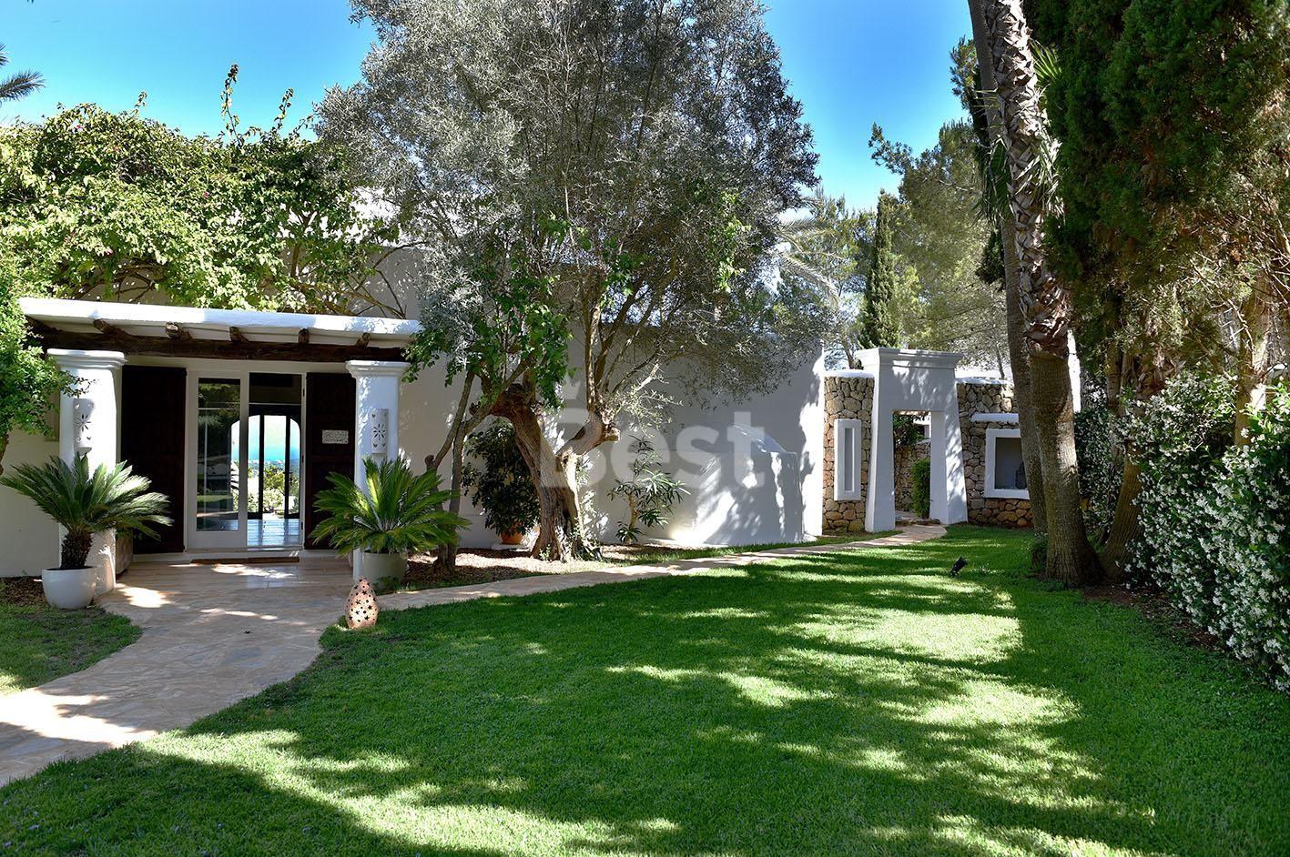 Villa lujosa en alquiler en Santa Eulalia - Ibiza. Luxurious rental villa in Ibiza (Santa Eularia)