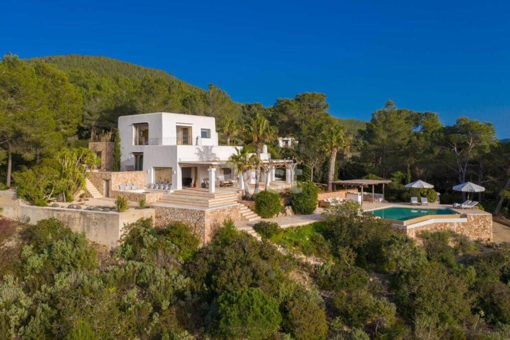 Contemporary Traditional Style House for rent in San Juan, Ibiza. REF: CMSDT87