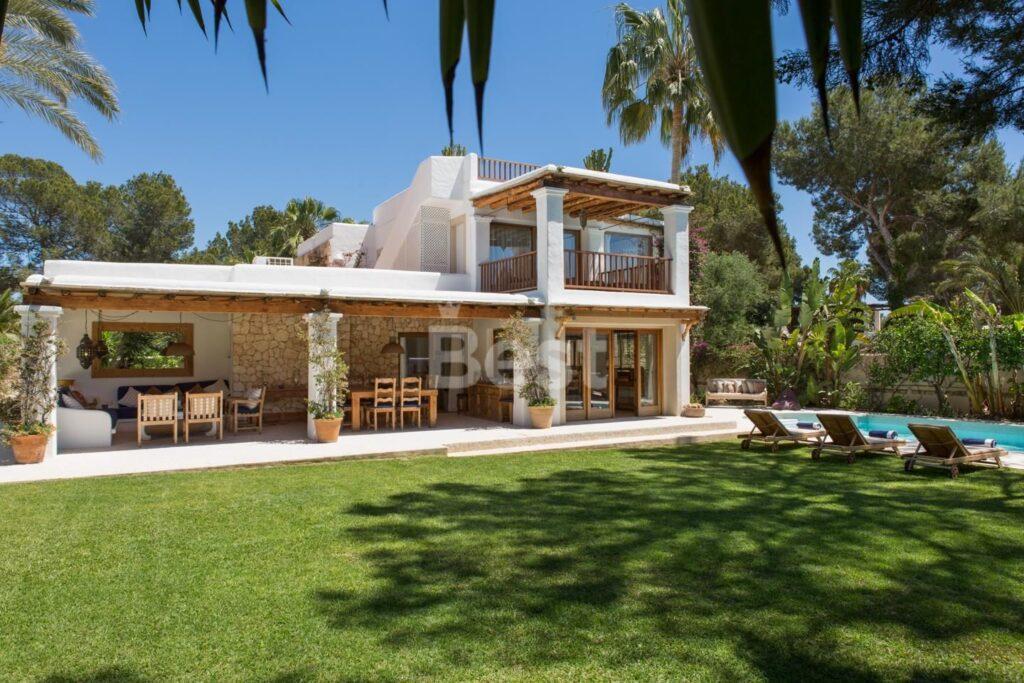 Excepcional Villa con Licencia Turística en venta en Porroig, Ibiza REF: CMSDT92