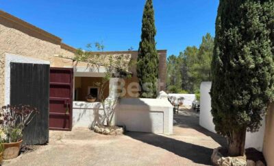 Rustic finca with charm surrounded by nature for sale in San Rafael, Ibiza. REF: CAN LOLA FLORES